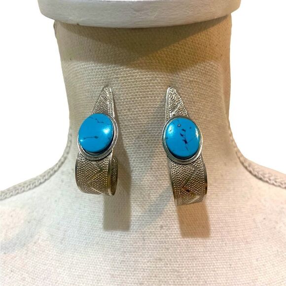 Vintage pierced zig zag textured silver tone faux turquoise stones earrings - Picture 2 of 8